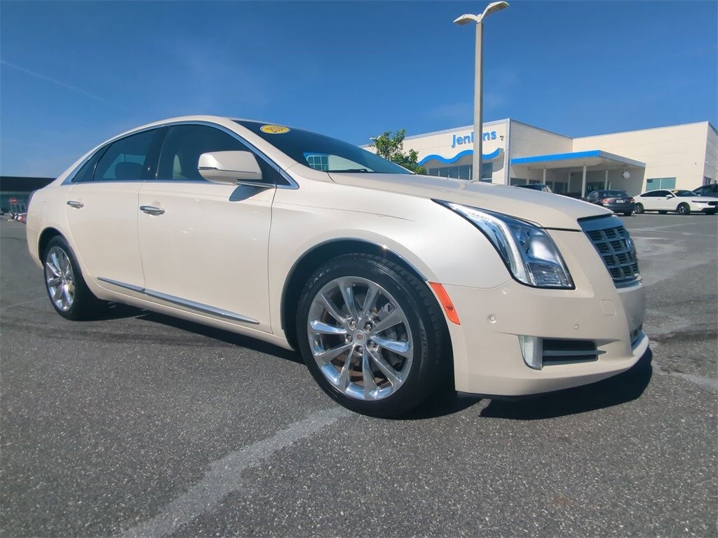 2014 Cadillac XTS Luxury photo 2