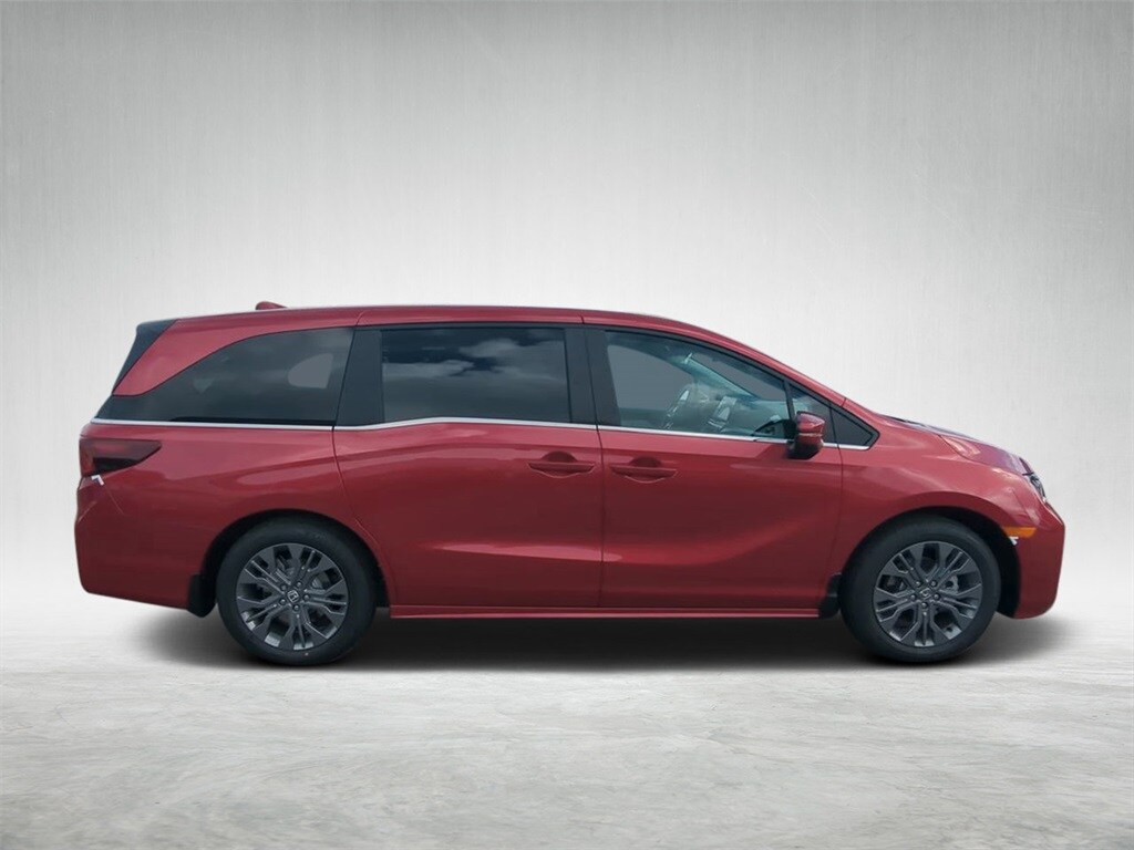 2026 Honda Odyssey Touring photo 2