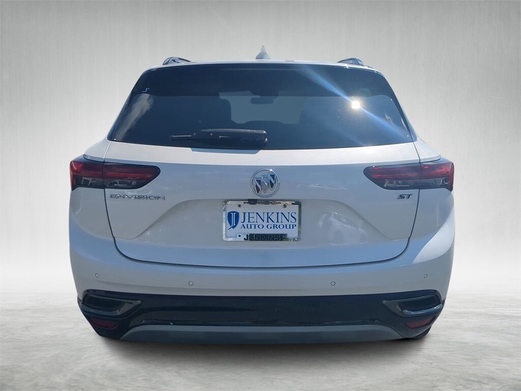2023 Buick Envision Essence photo 2