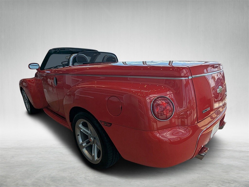 2005 Chevrolet SSR Base photo 4