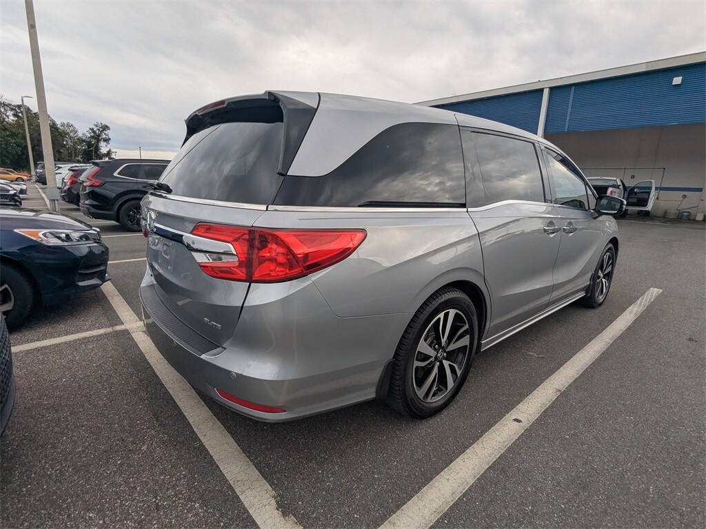 2018 Honda Odyssey Elite photo 2