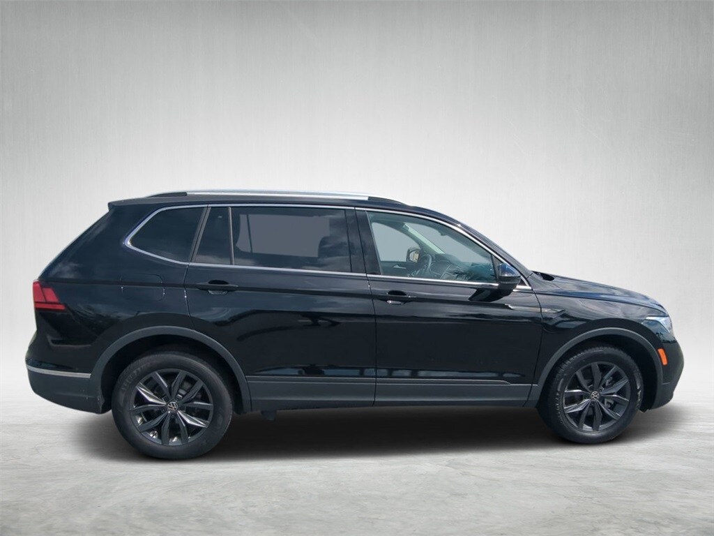 2024 Volkswagen Tiguan SE Wolfsburg Edition photo 2