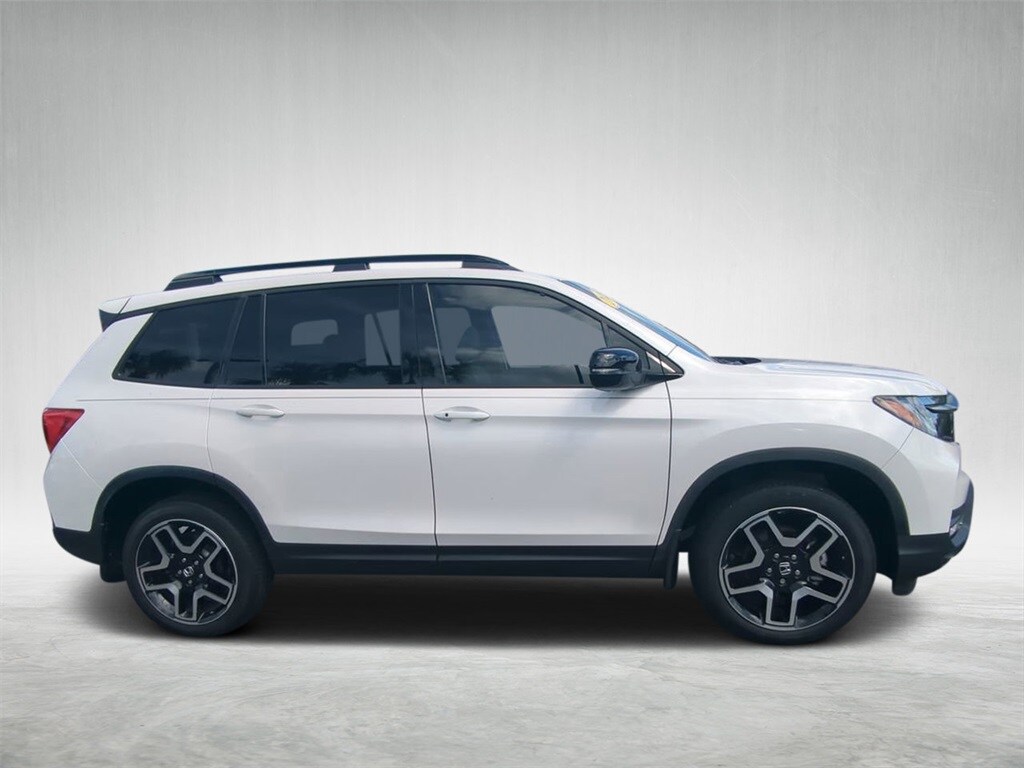 2023 Honda Passport Elite photo 2