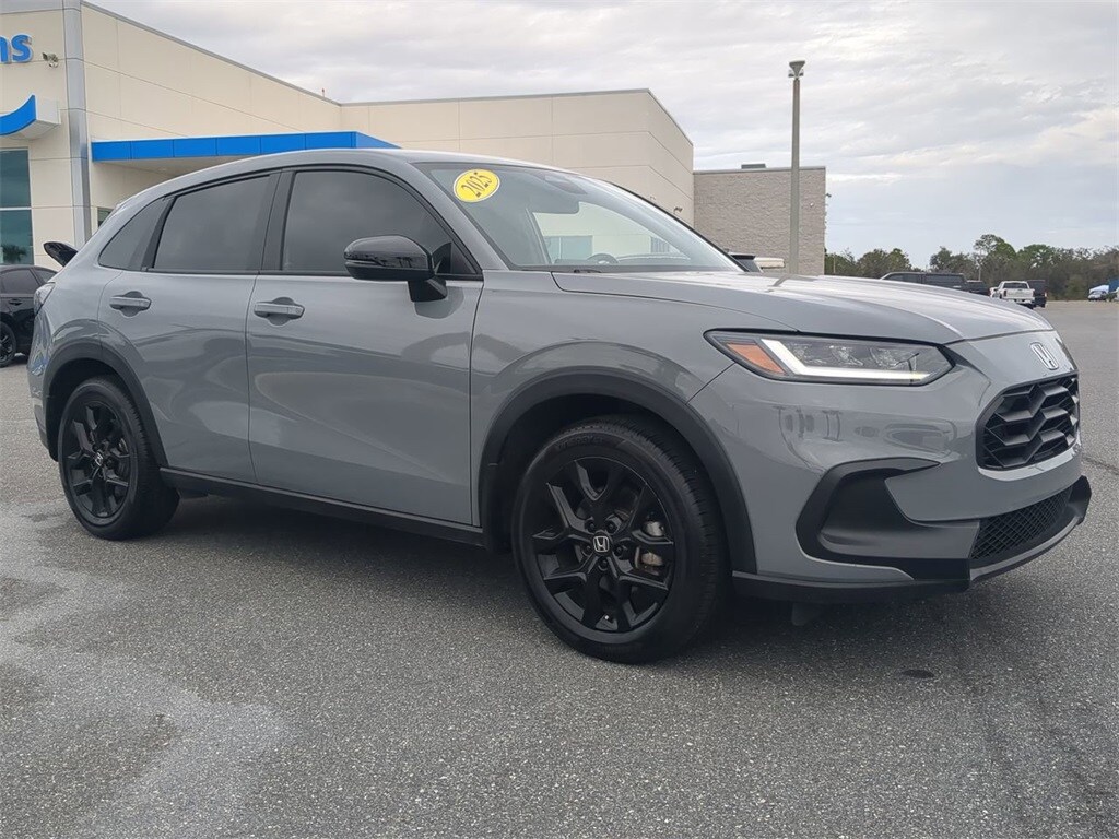 2025 Honda HR-V Sport photo 2