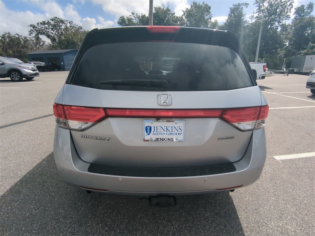 2015 Honda Odyssey Touring photo 4