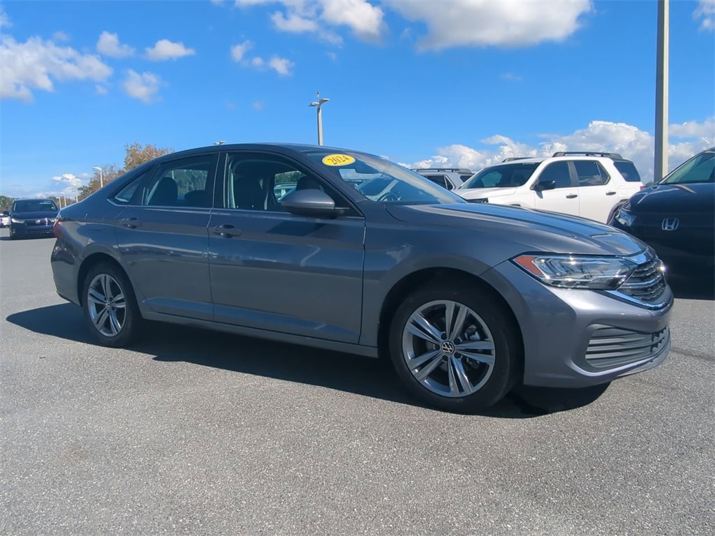 Used 2024 Volkswagen Jetta 1.5T SE Sedan