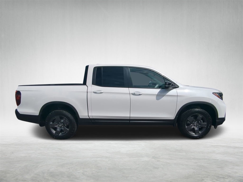 2026 Honda Ridgeline TrailSport photo 2