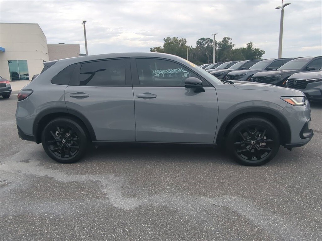 2025 Honda HR-V Sport photo 2