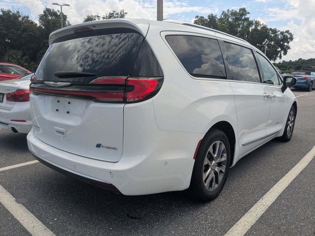 Used 2023 Chrysler Pacifica Plug-In Hybrid Pinnacle Van Passenger Van