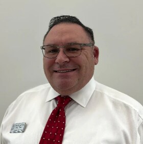 Staff member Raul E. from 478b9a451862