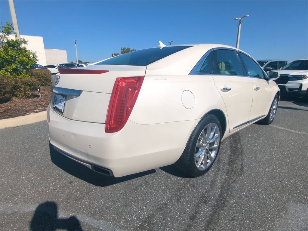 2014 Cadillac XTS Luxury photo 3