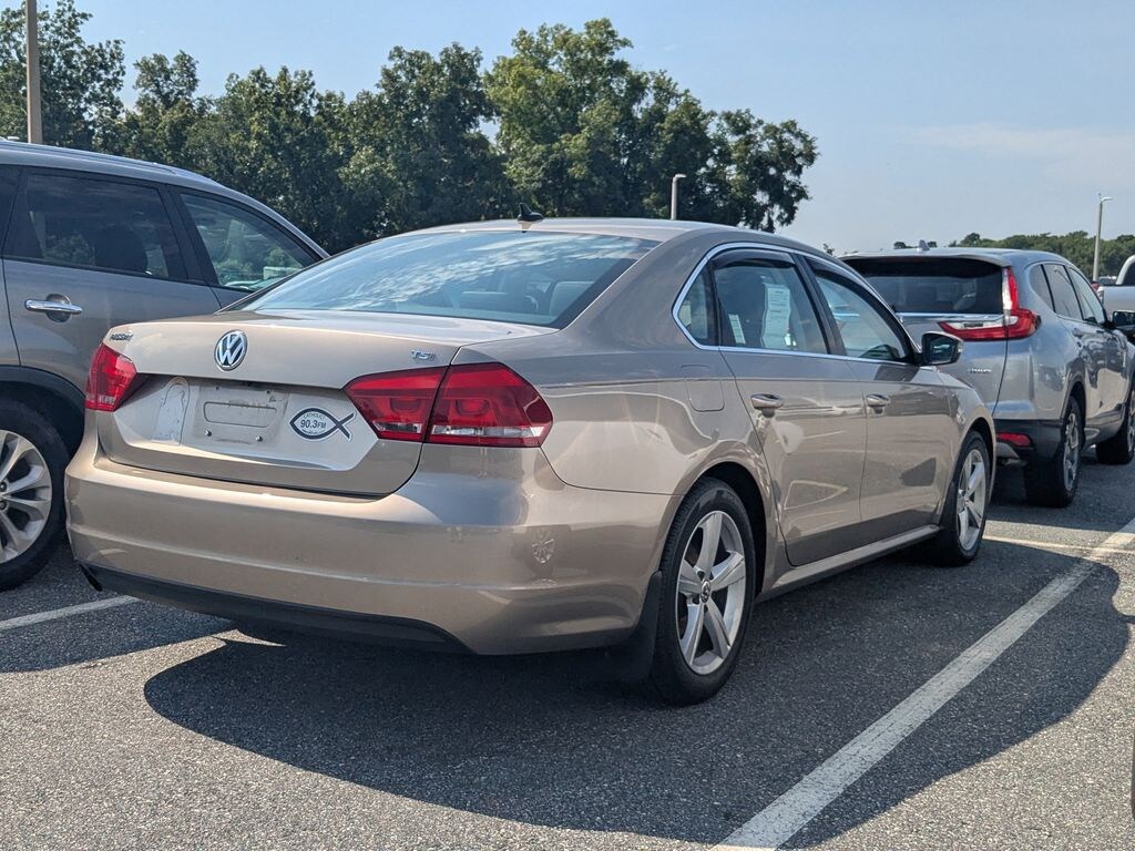 Used 2015 Volkswagen Passat 1.8T Sedan