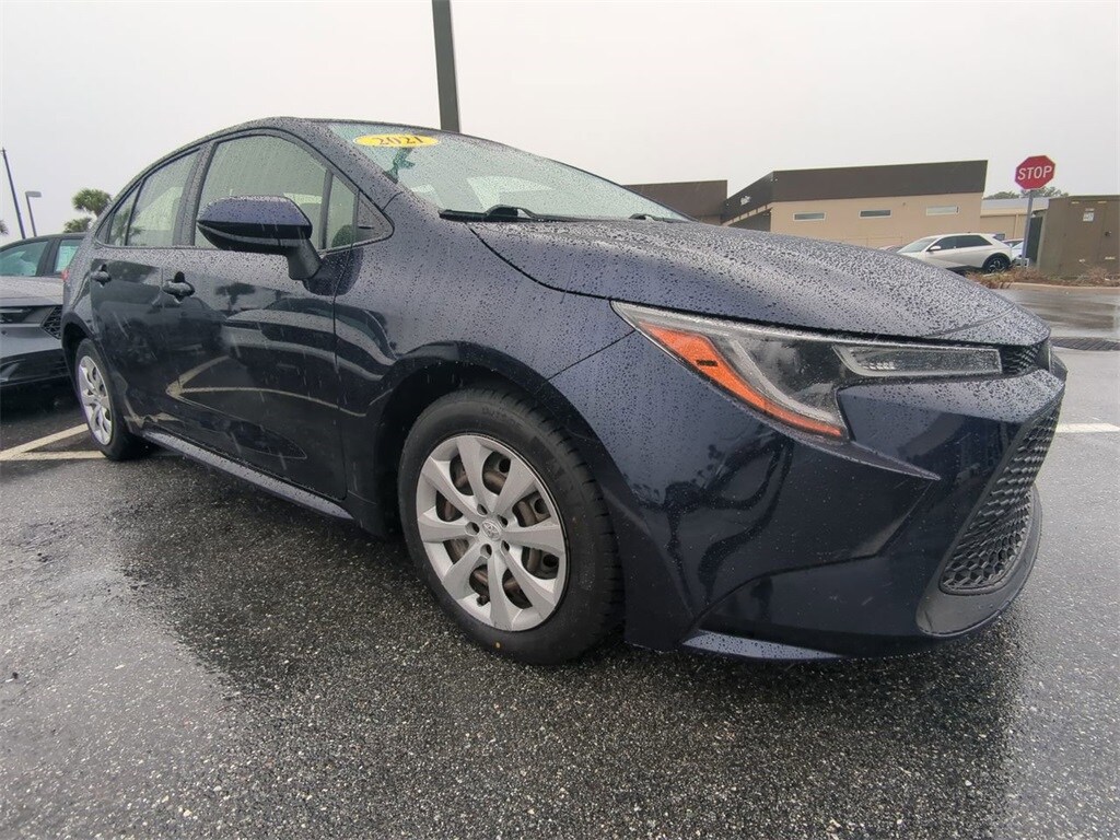 2021 Toyota Corolla LE photo 2