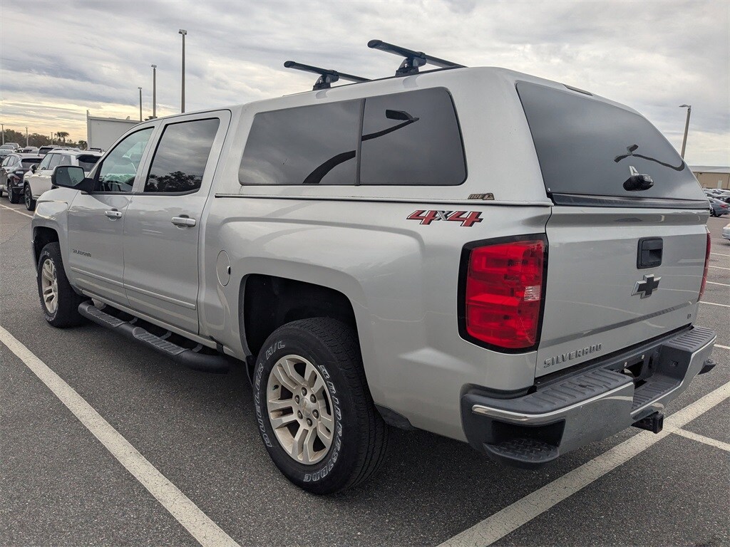2018 Chevrolet Silverado 1500 LT photo 2