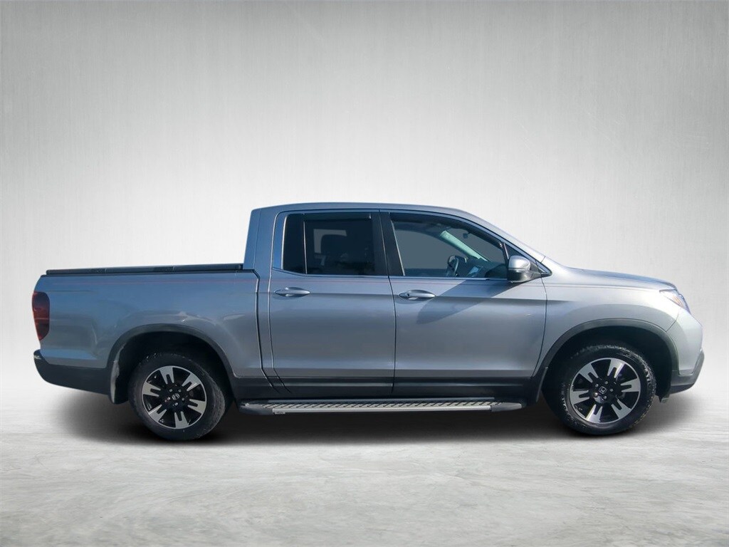 2020 Honda Ridgeline RTL photo 2