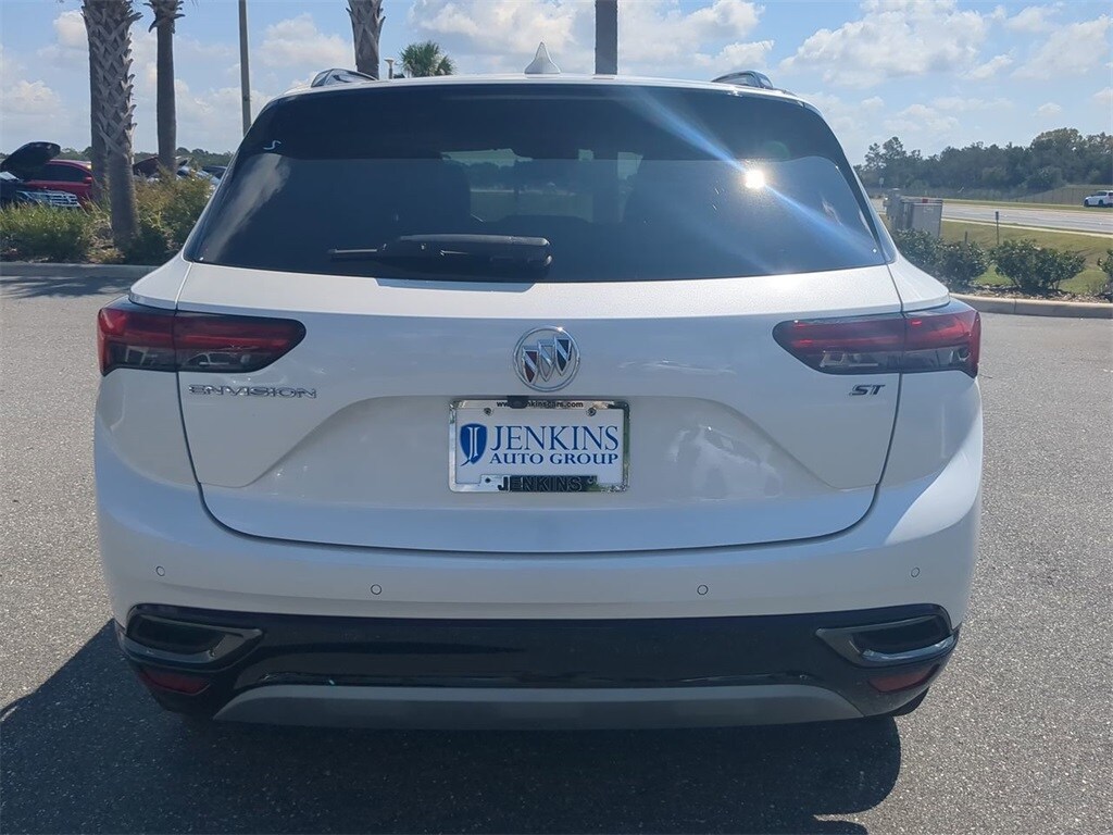 2023 Buick Envision Essence photo 2