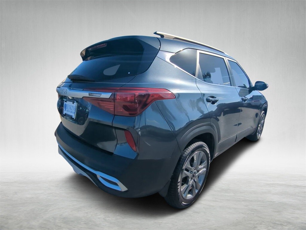 2022 Kia Seltos S photo 2