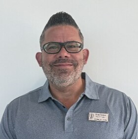 Staff member Ernesto Andreas from b5b87ca719fe