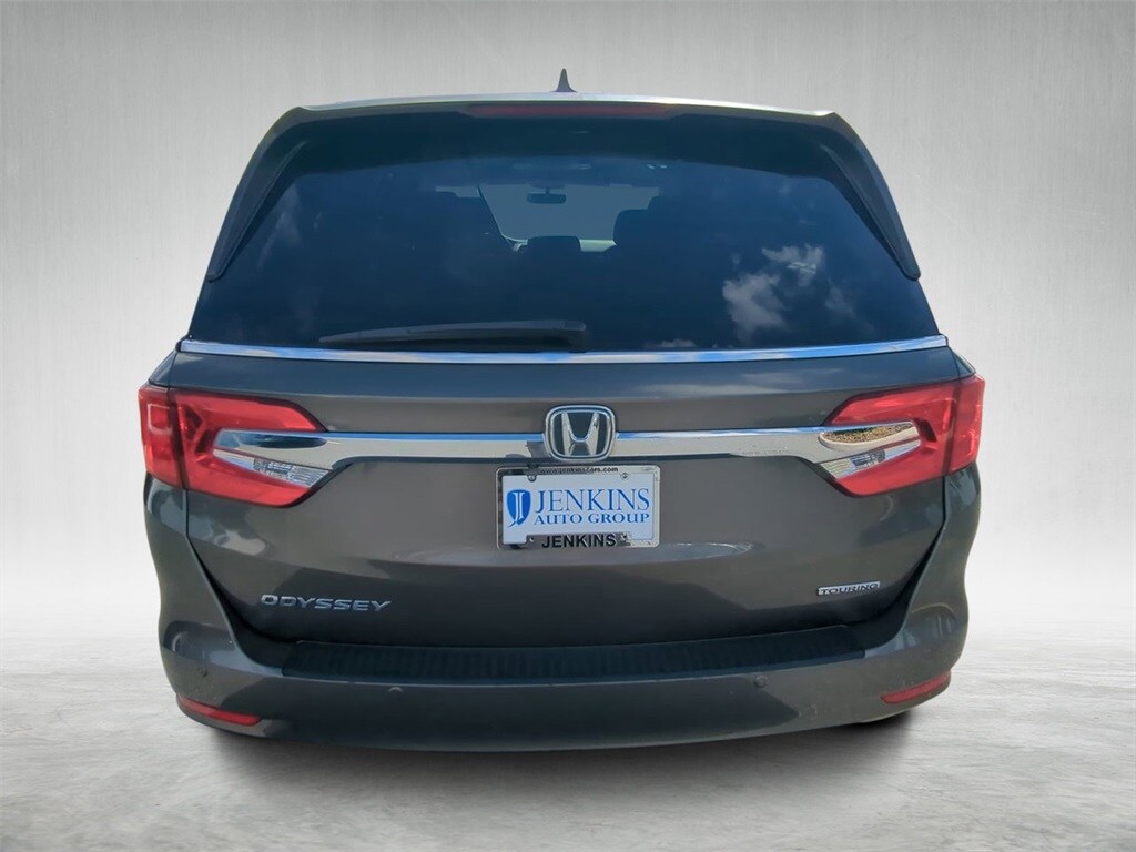 2018 Honda Odyssey Touring photo 3