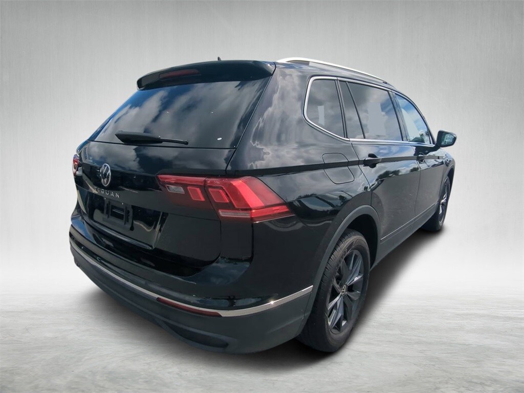 2024 Volkswagen Tiguan SE Wolfsburg Edition photo 3