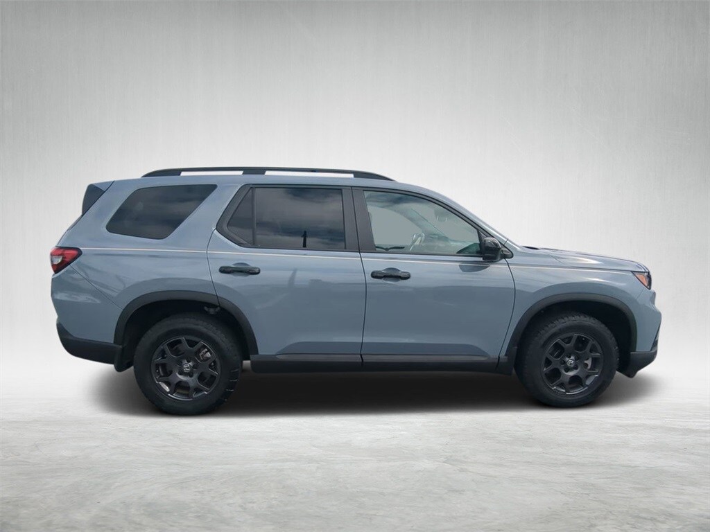 2024 Honda Pilot TrailSport photo 2