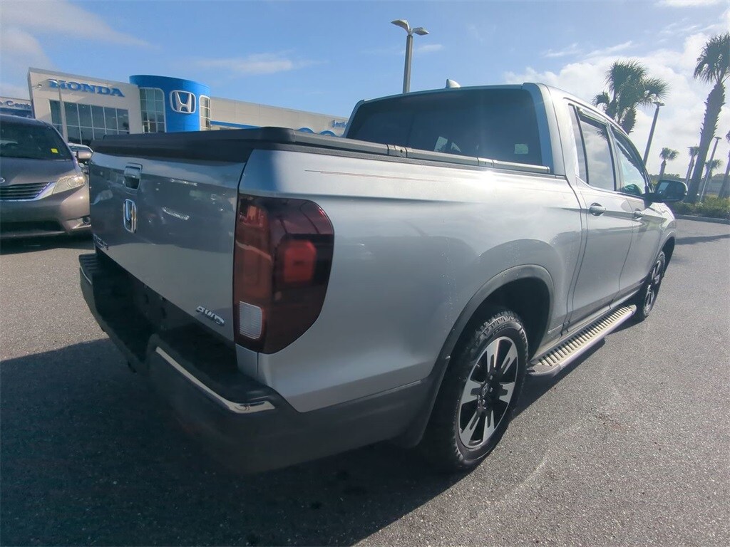 2020 Honda Ridgeline RTL photo 2