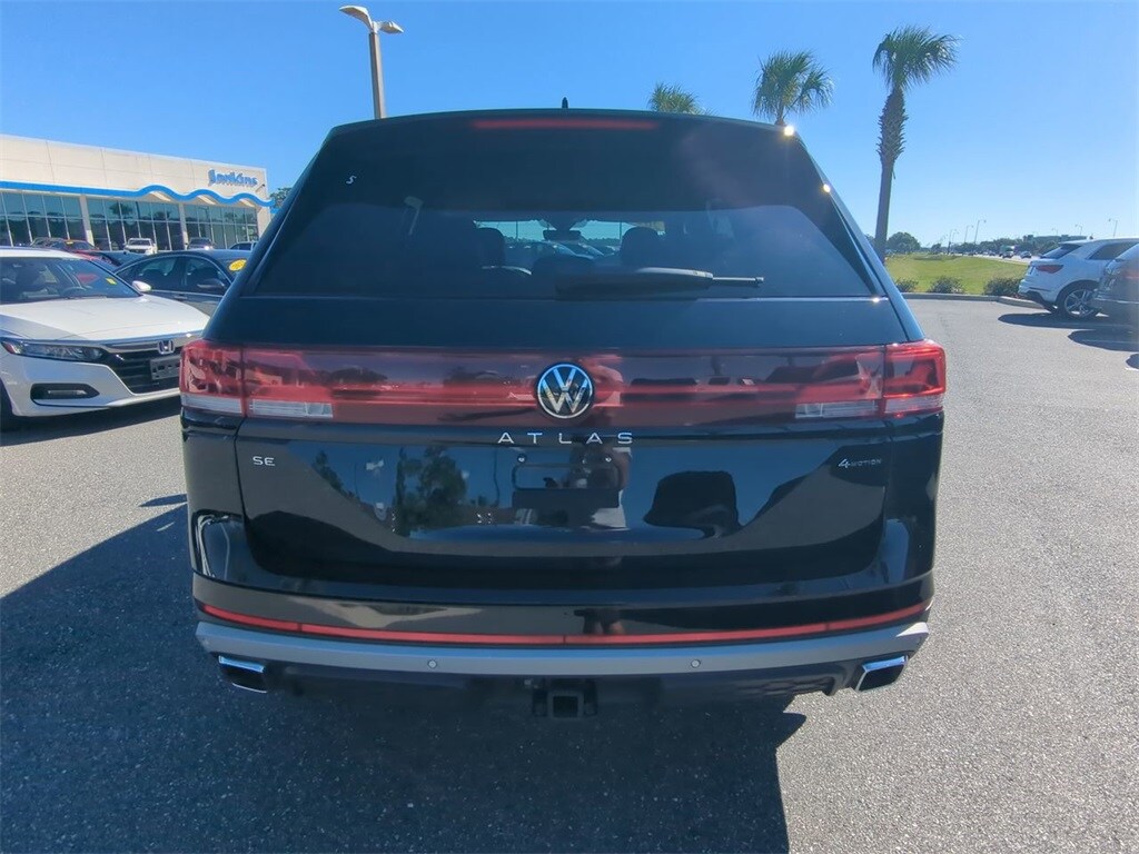 2024 Volkswagen Atlas Peak Edition SE Technology photo 2