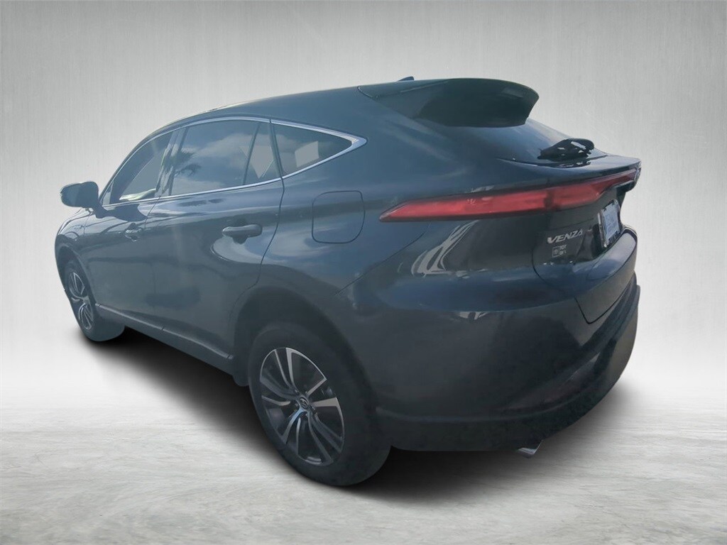 2021 Toyota Venza LE photo 4