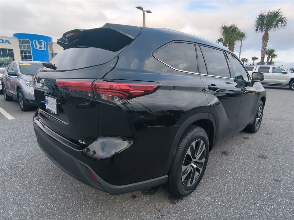 Used 2021 Toyota Highlander XLE SUV