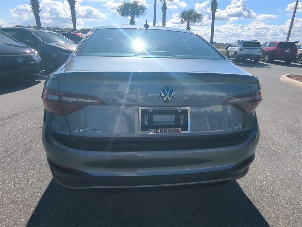 Used 2024 Volkswagen Jetta 1.5T SE Sedan