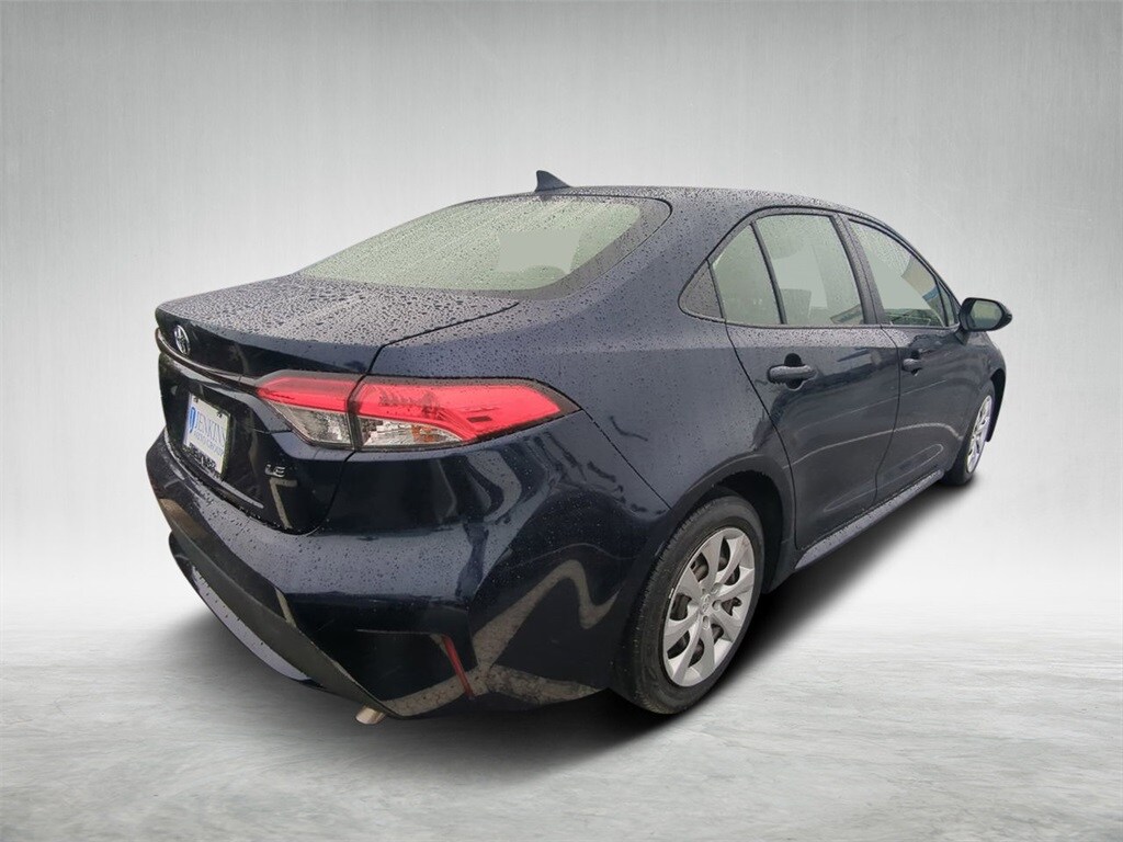 2021 Toyota Corolla LE photo 3