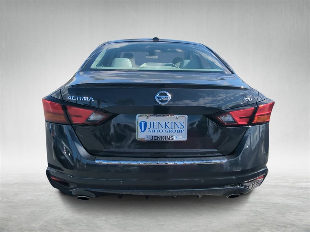 Used 2021 Nissan Altima 2.5 SV Sedan
