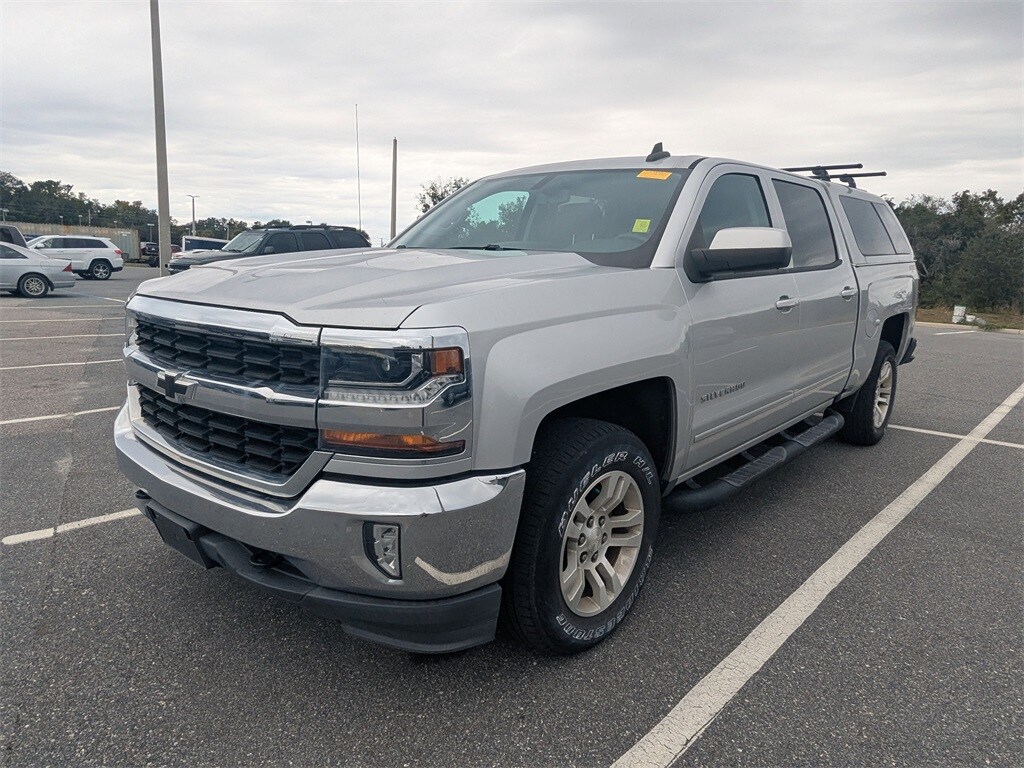 2018 Chevrolet Silverado 1500 LT photo 3