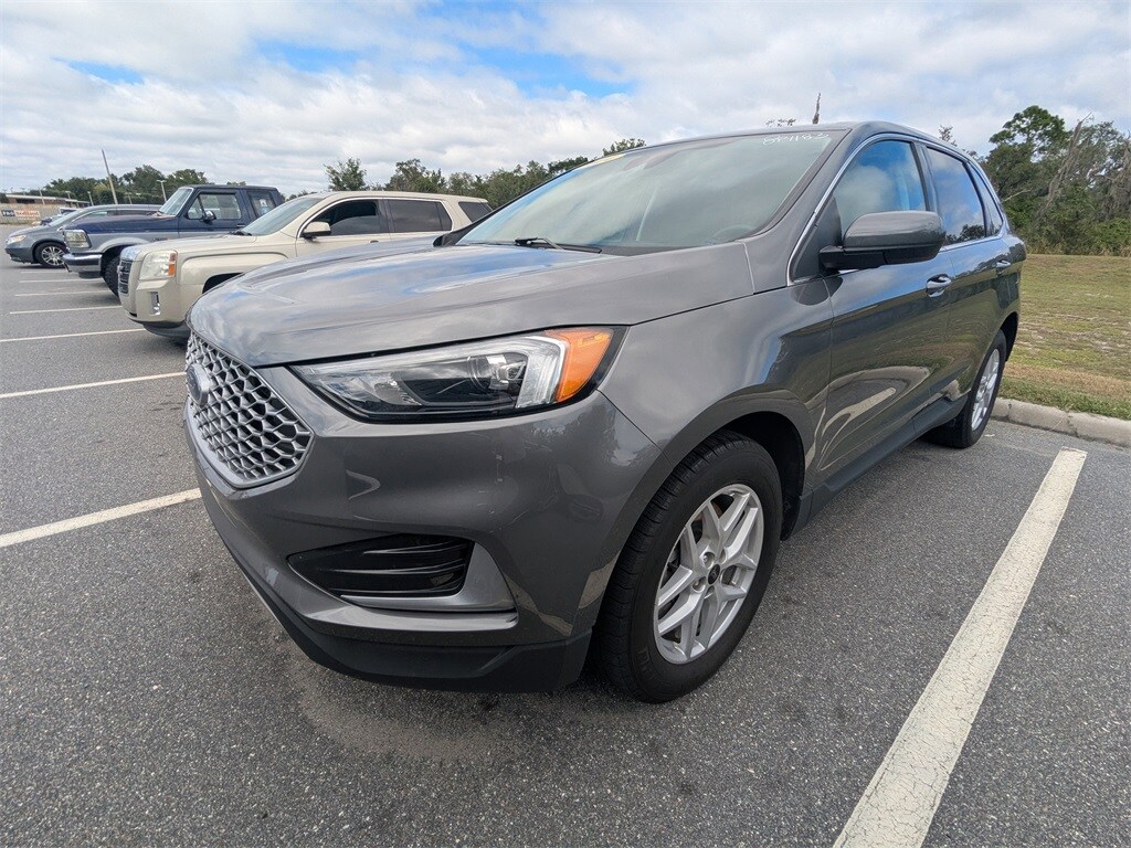 2024 Ford Edge SEL photo 3