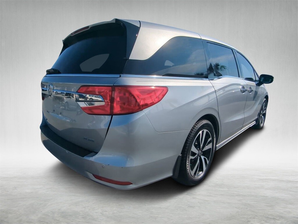 2018 Honda Odyssey Elite photo 2