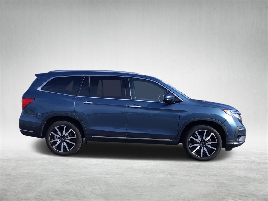 2020 Honda Pilot Touring photo 2