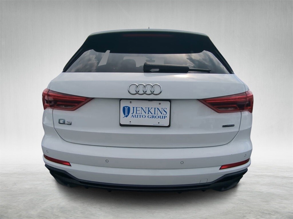 2020 Audi Q3 45 TFSI S line Premium photo 3