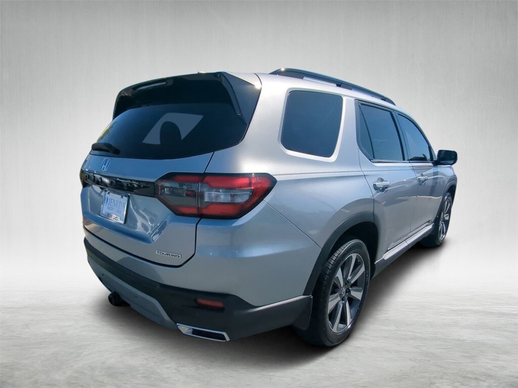 2025 Honda Pilot Touring photo 2