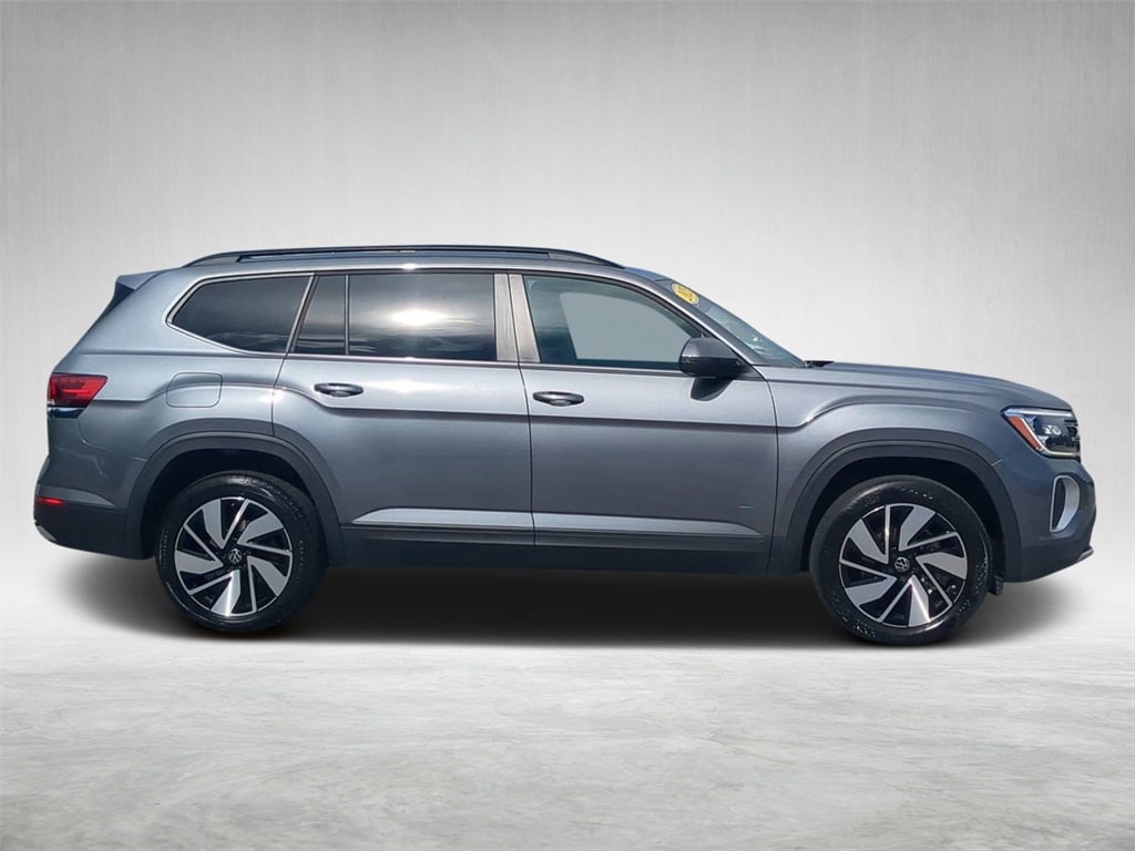 Used 2025 Volkswagen Atlas 2.0T SE w/Technology SUV