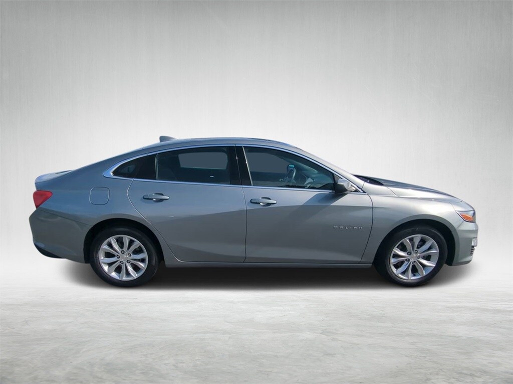 2024 Chevrolet Malibu 1LT photo 2