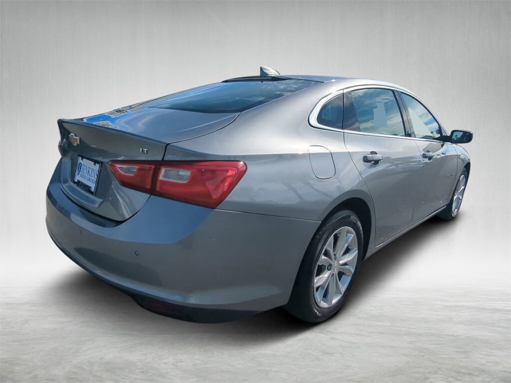 2024 Chevrolet Malibu 1LT photo 2
