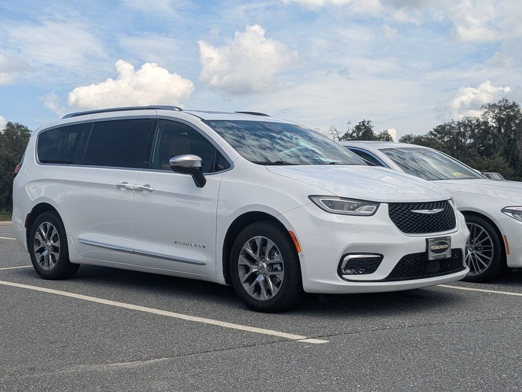 Used 2023 Chrysler Pacifica Plug-In Hybrid Pinnacle Van Passenger Van