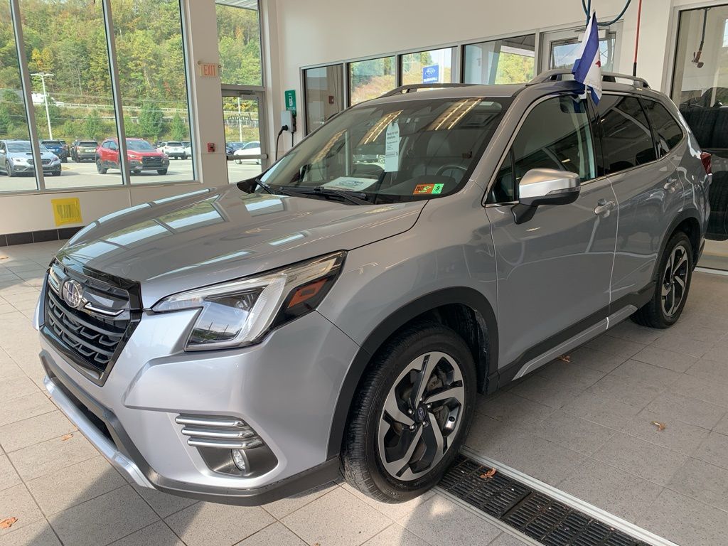 2024 Subaru Forester Touring photo 2