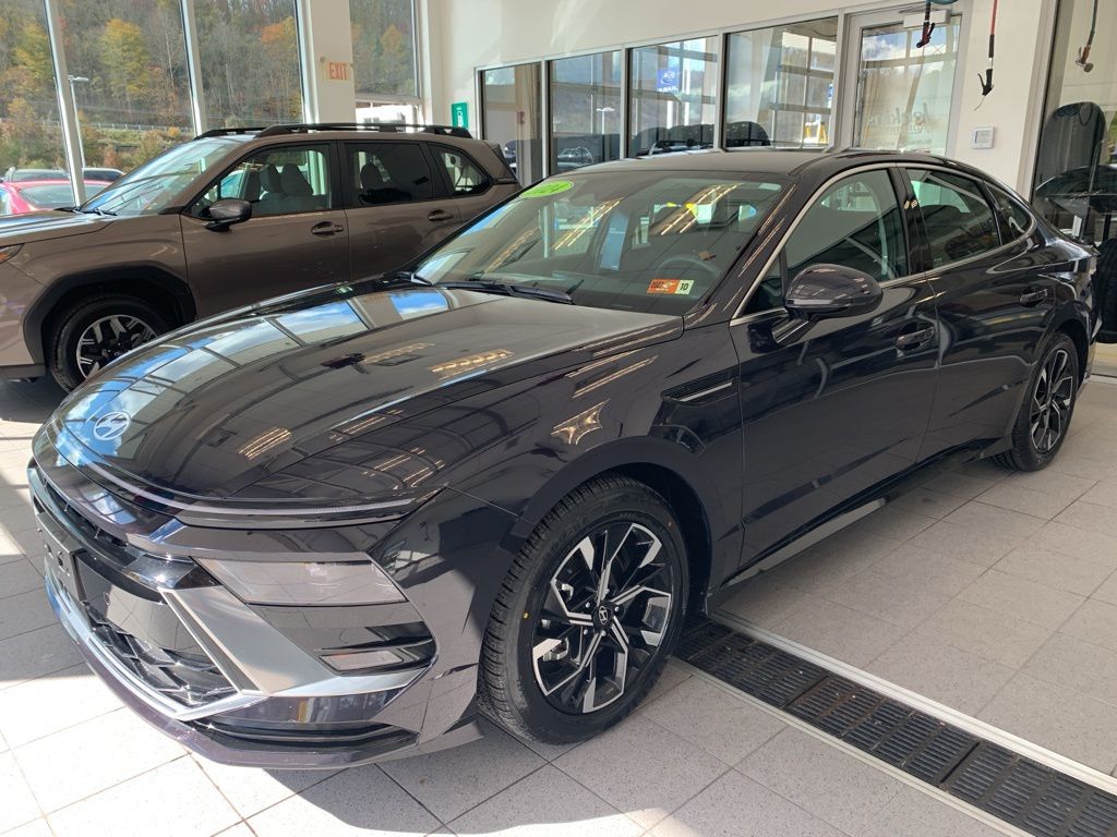 2024 Hyundai Sonata SEL photo 2