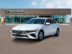2025 Hyundai Elantra SE Sedan