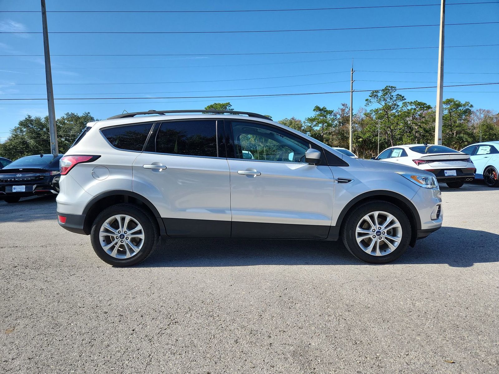 Used 2017 Ford Escape SE with VIN 1FMCU0GD5HUC73218 for sale in Homosassa, FL