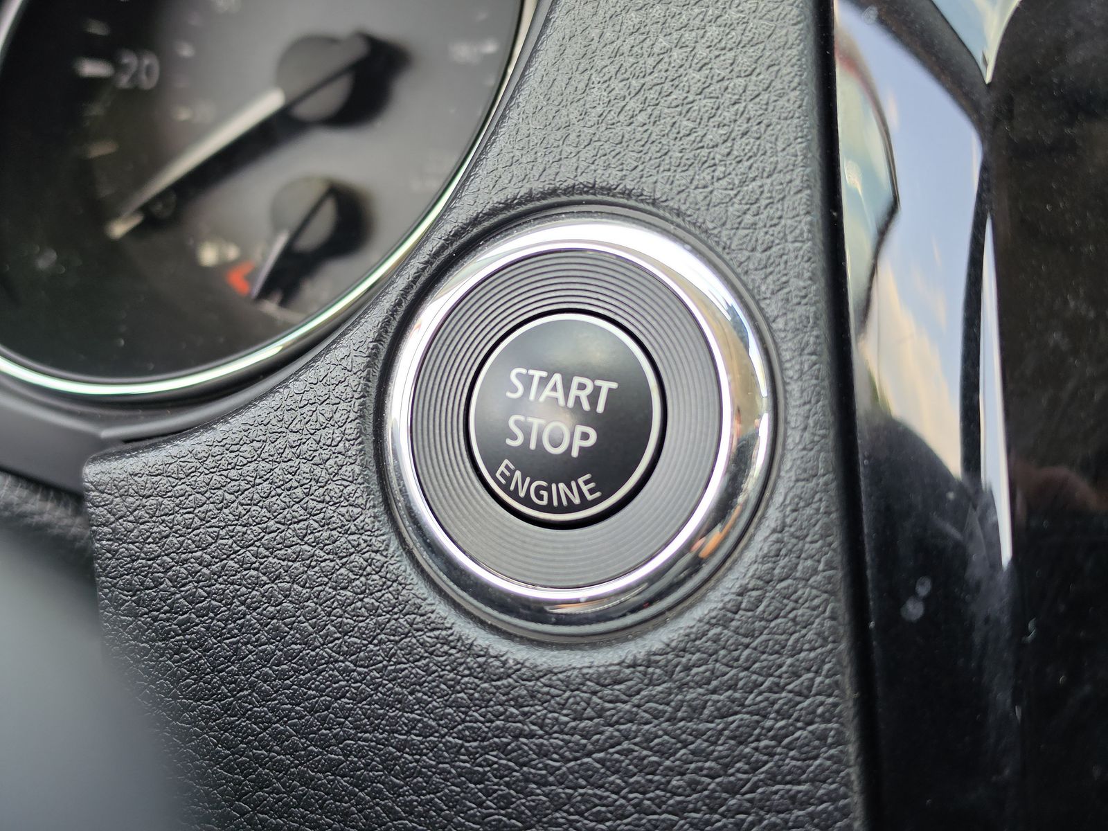 2022 Nissan Rogue Sport SV - Photo 36