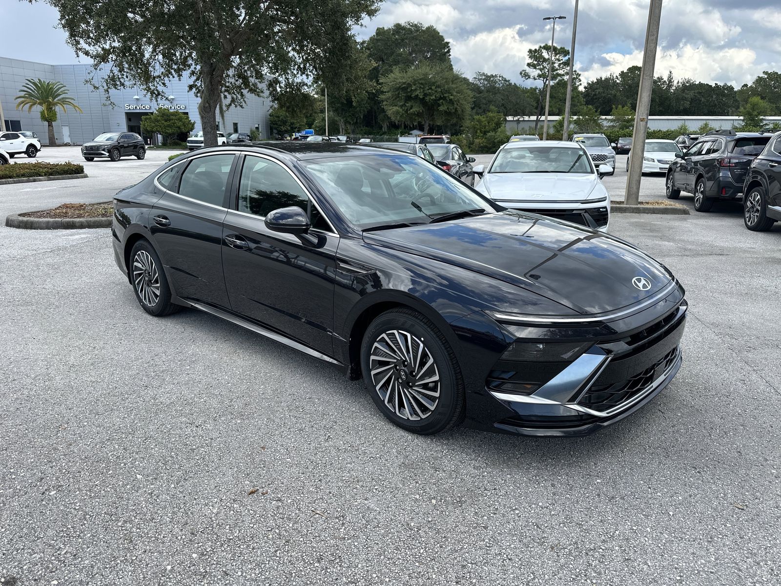 2025 Hyundai Sonata Hybrid SEL photo 2