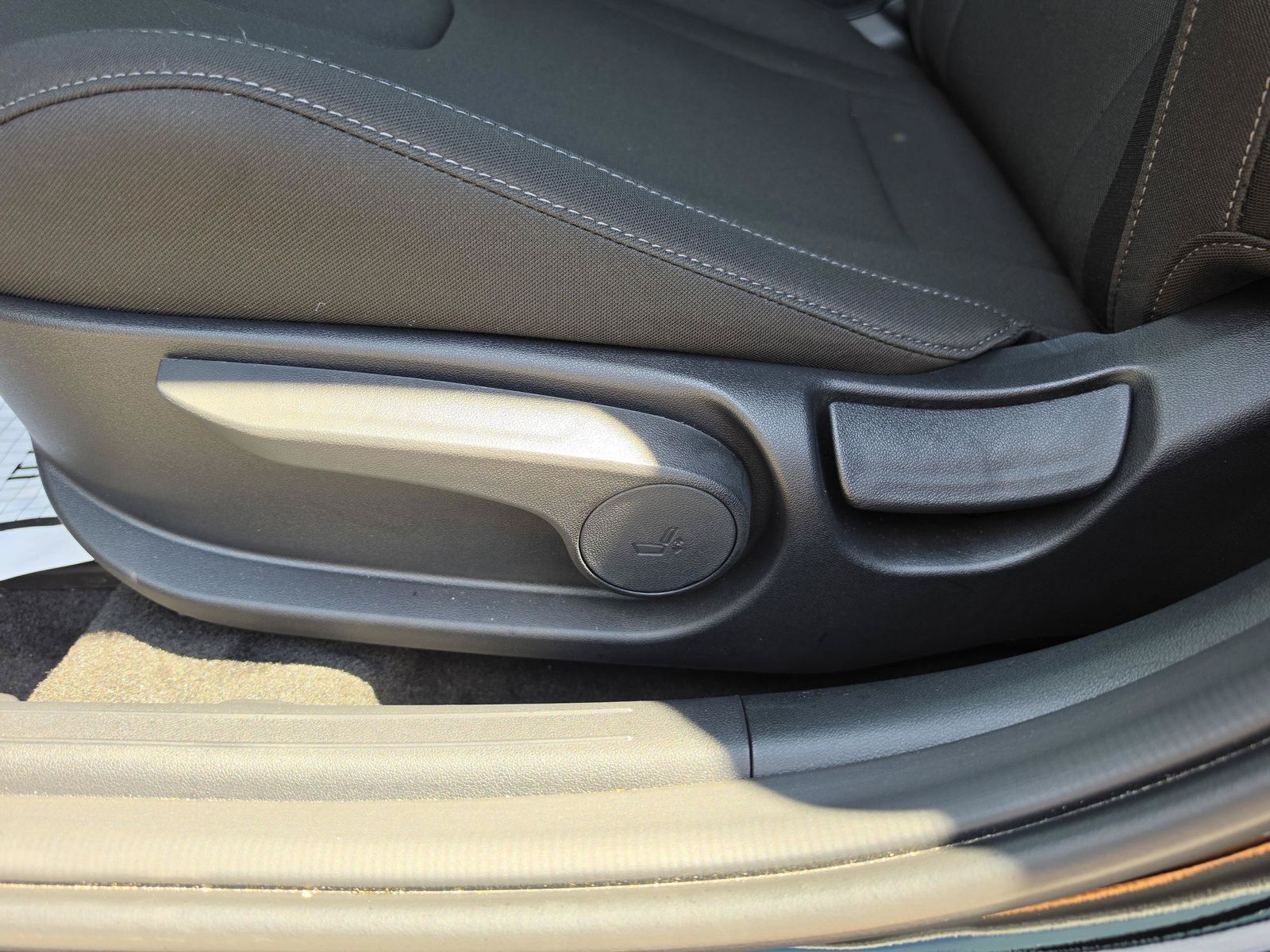 2025 Hyundai Elantra SEL - Photo 22