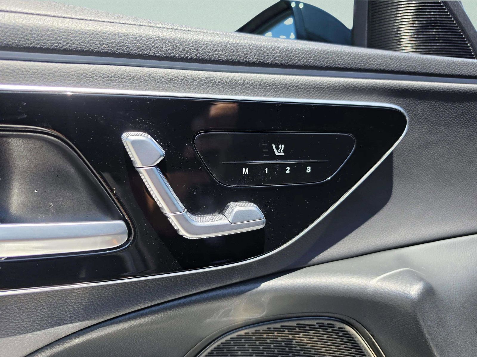 2025 Mercedes-Benz E-Class E350 - Photo 31